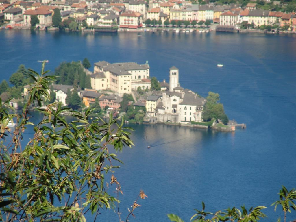 Апартаменти Ginetta Madonna Del Sasso Номер фото